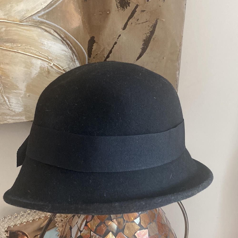 August, Black (100%) Wool, Bucket Style Hat. - Picture 8 of 10